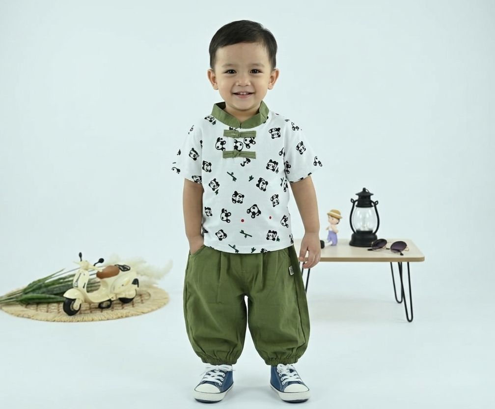 Boys Panda Print White T-Shirt with Beige Pants – 2-Piece Outfit Set