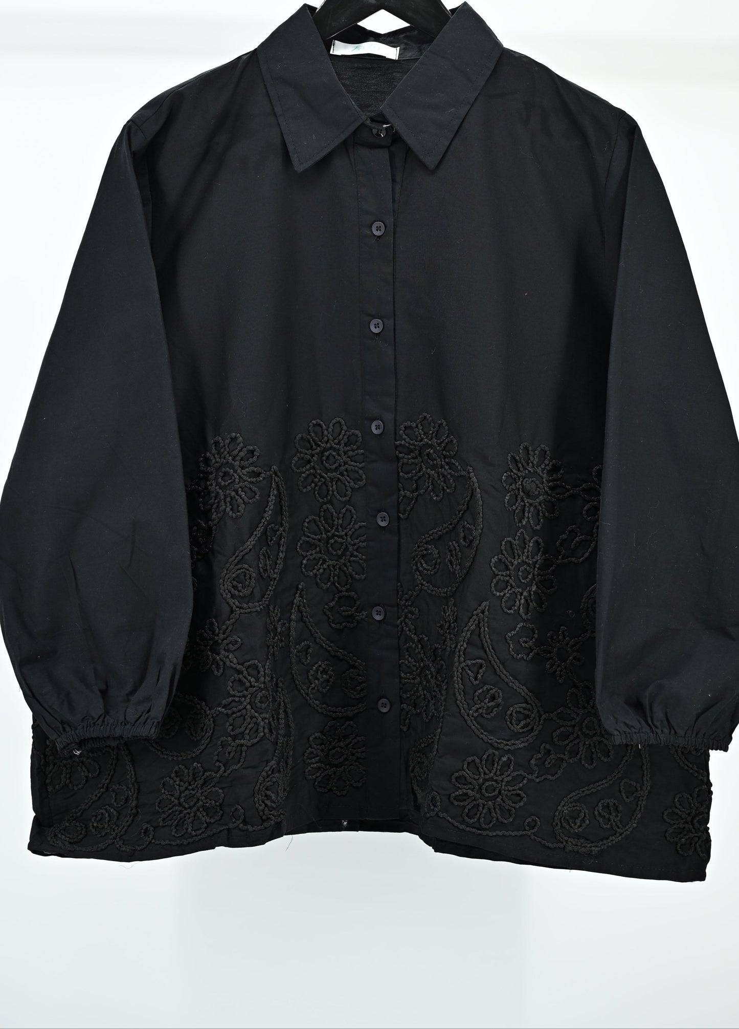 Elegant White Embroidered Cotton Shirt – Women’s Floral Detail Top