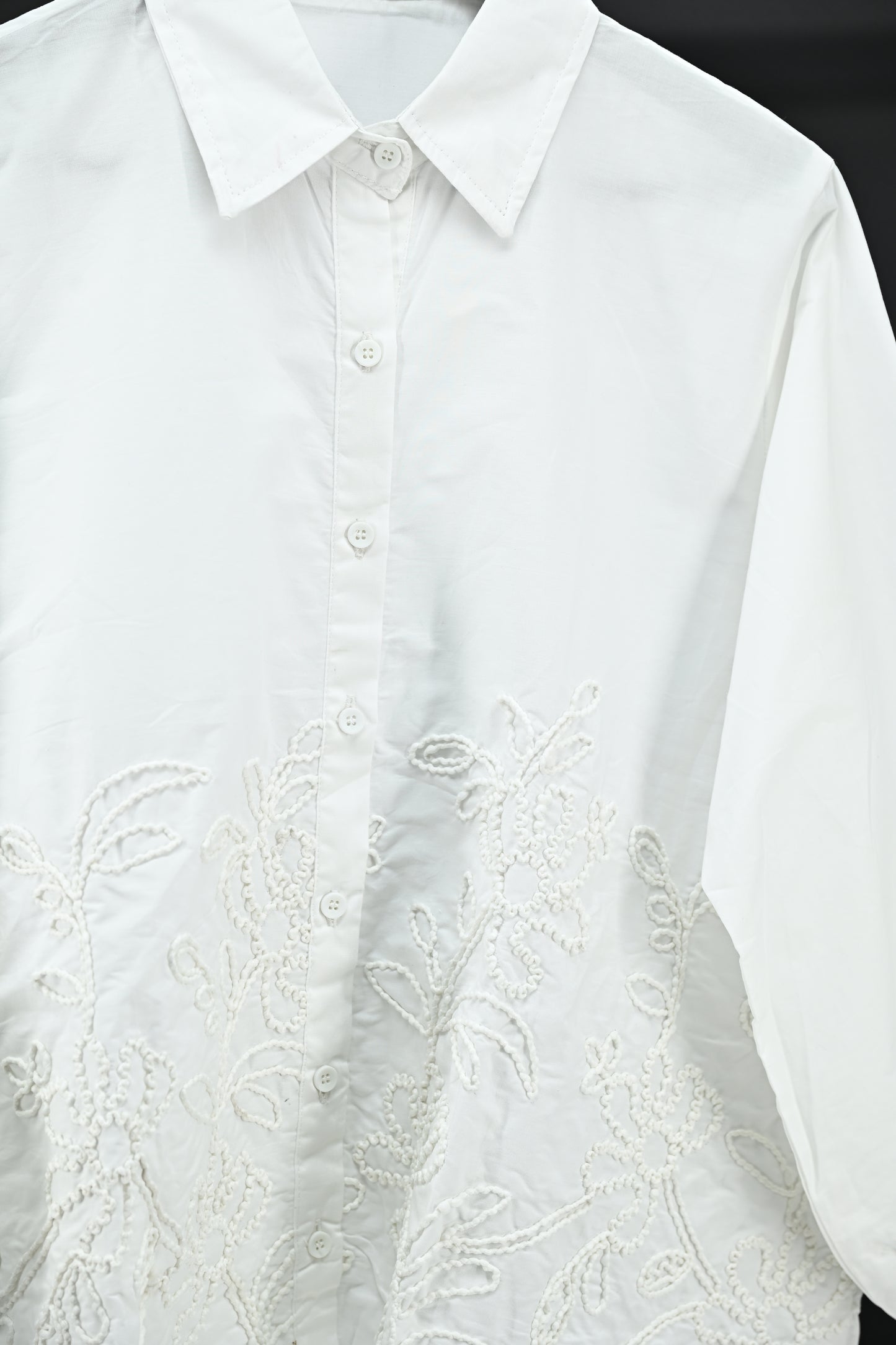Elegant White Embroidered Cotton Shirt – Women’s Floral Detail Top