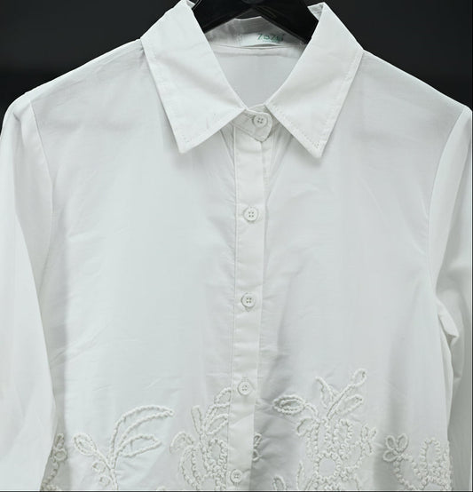 Elegant White Embroidered Cotton Shirt – Women’s Floral Detail Top