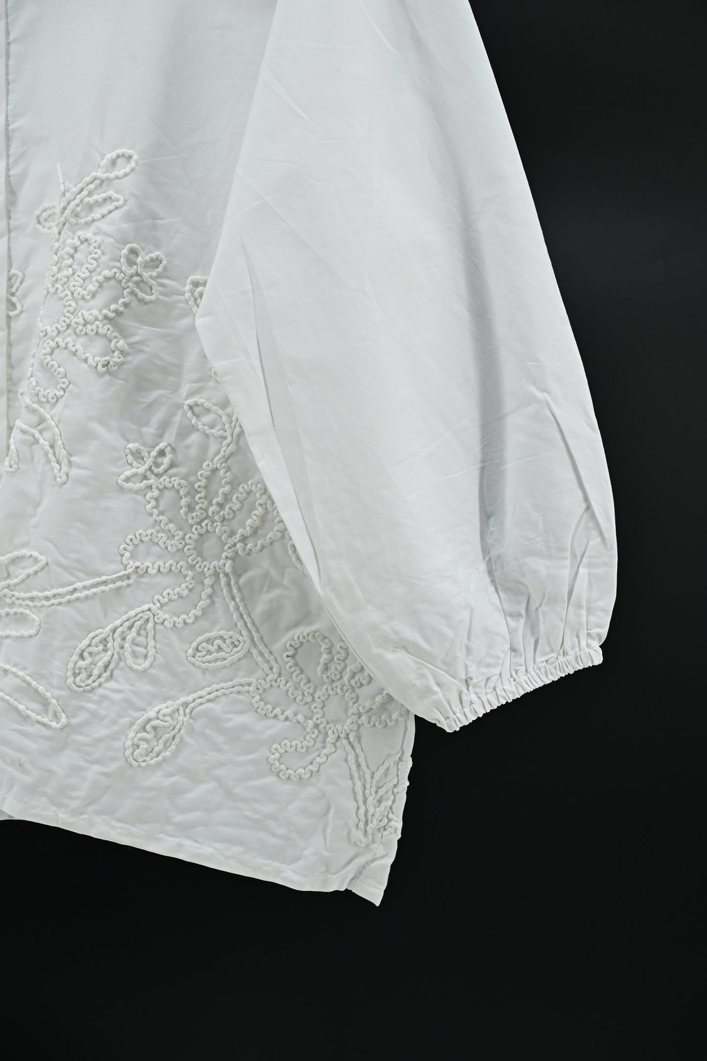 Elegant White Embroidered Cotton Shirt – Women’s Floral Detail Top