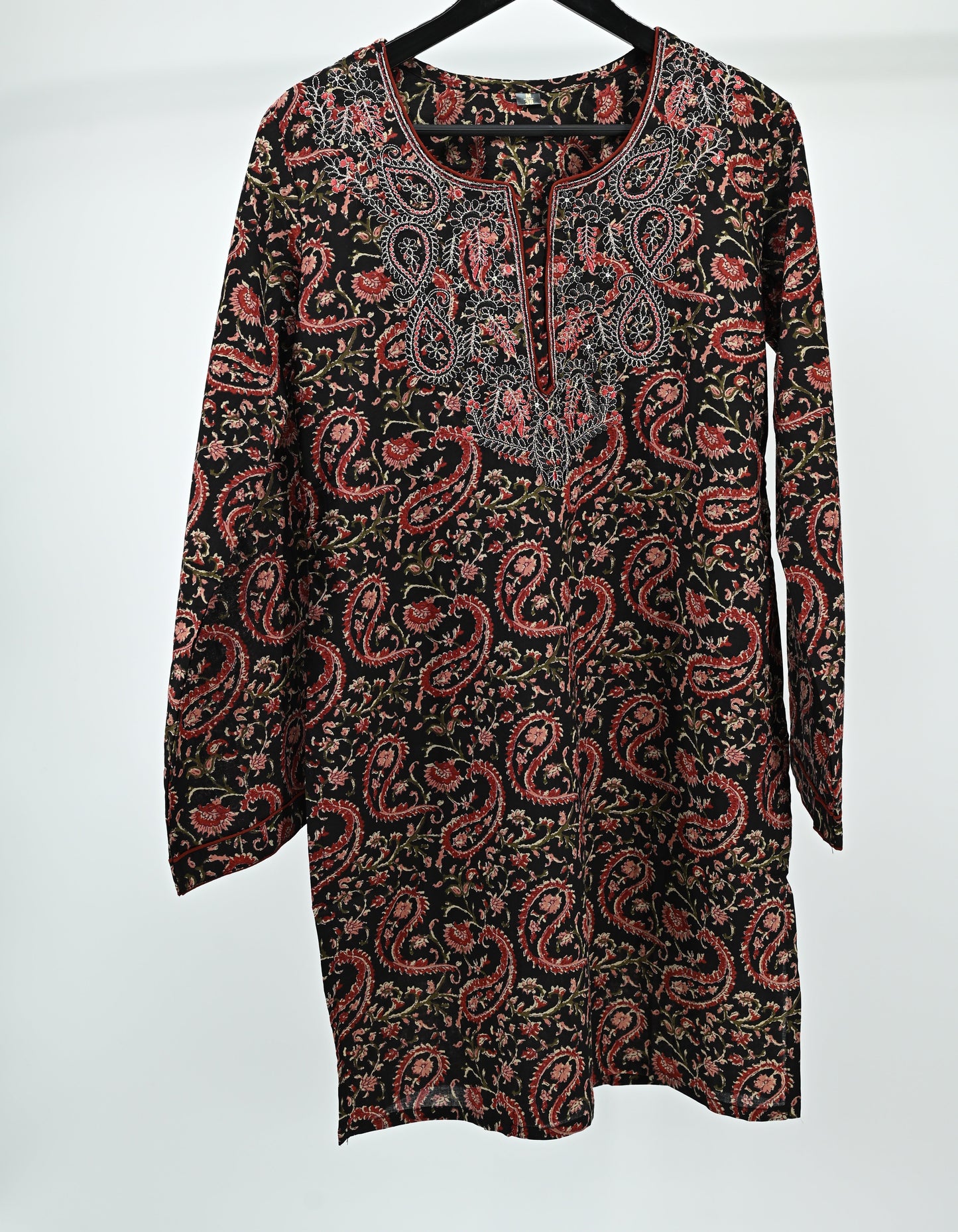 Women’s Elegant Paisley Embroidered Kurti – Black