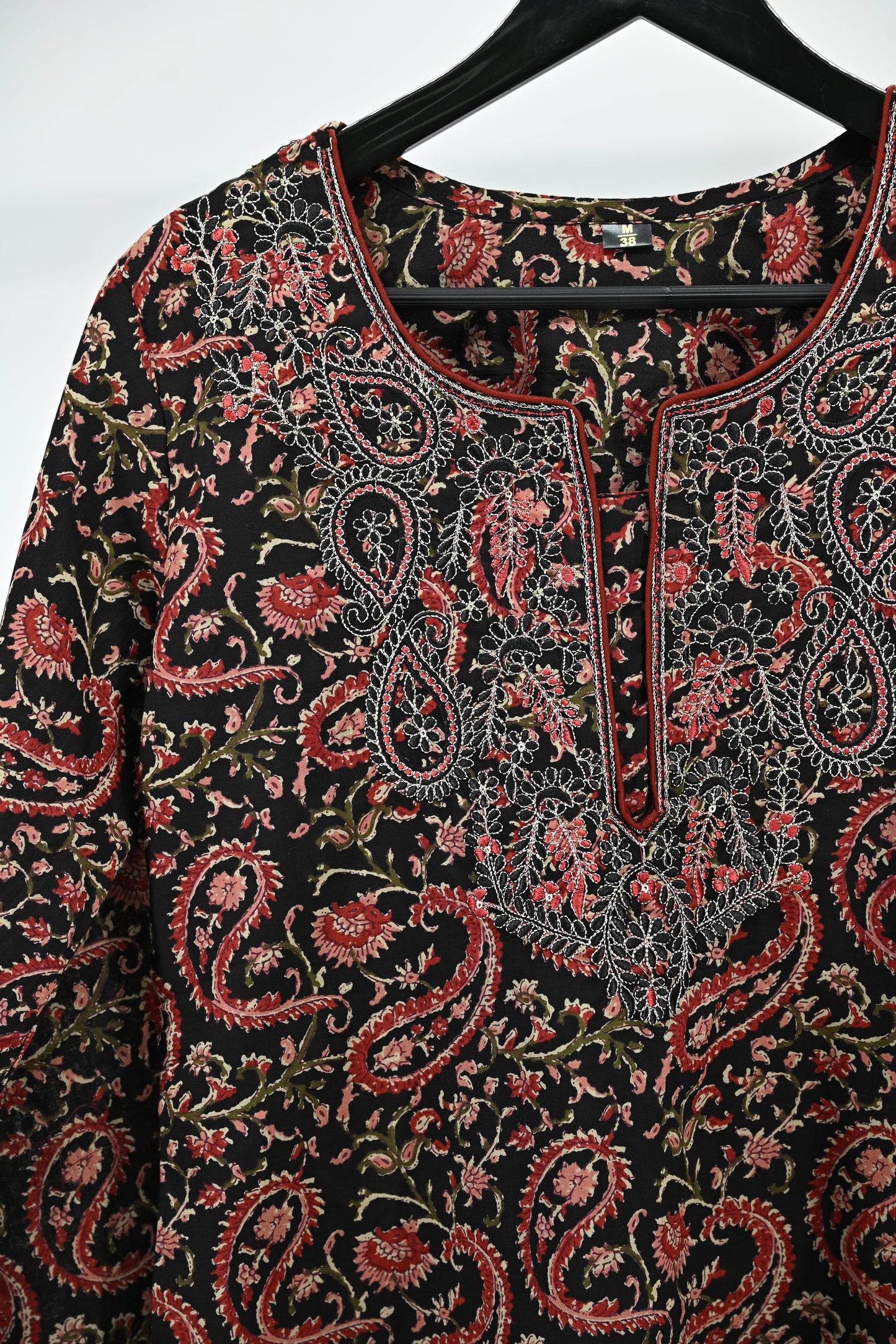 Women’s Elegant Paisley Embroidered Kurti – Black