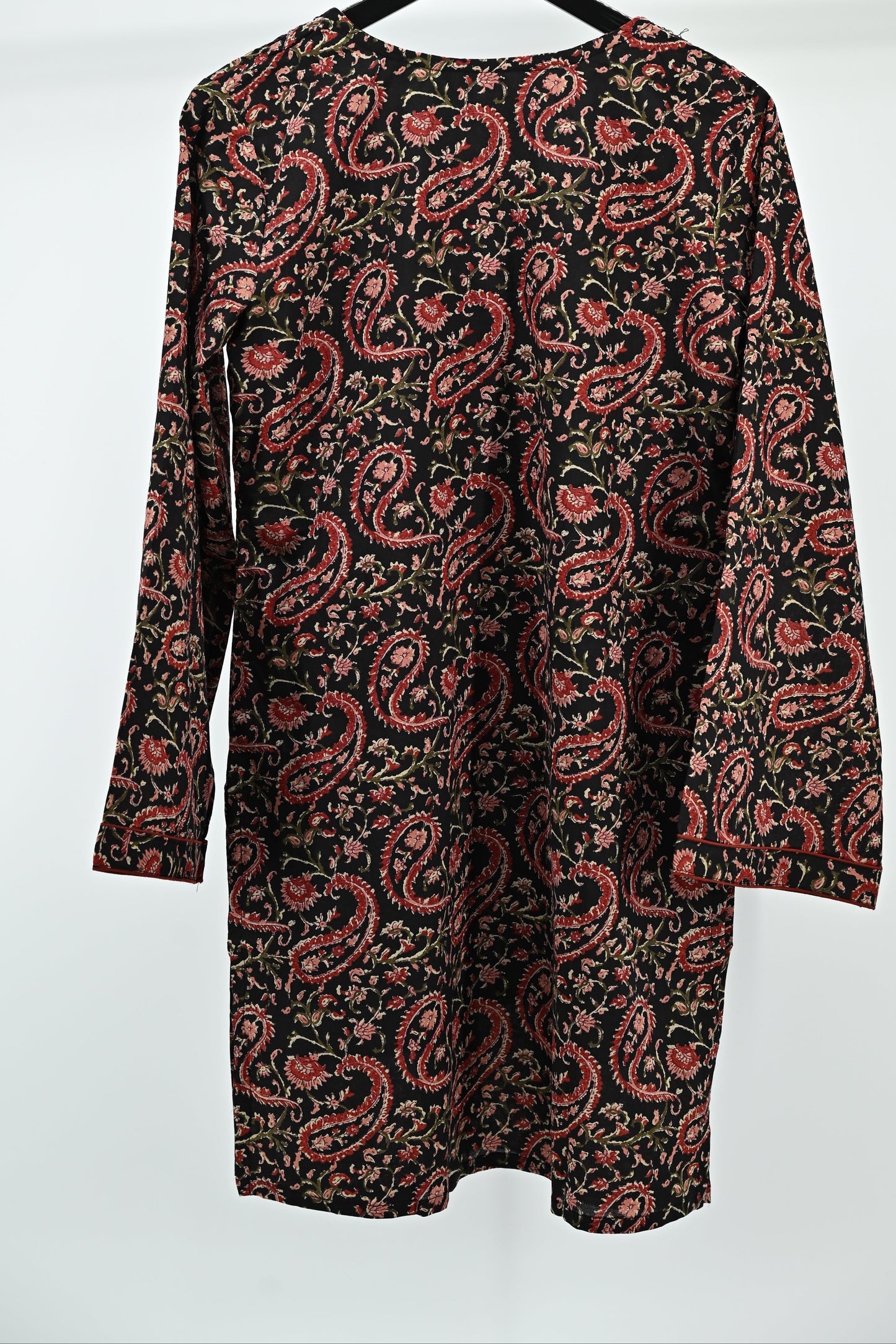Women’s Elegant Paisley Embroidered Kurti – Black