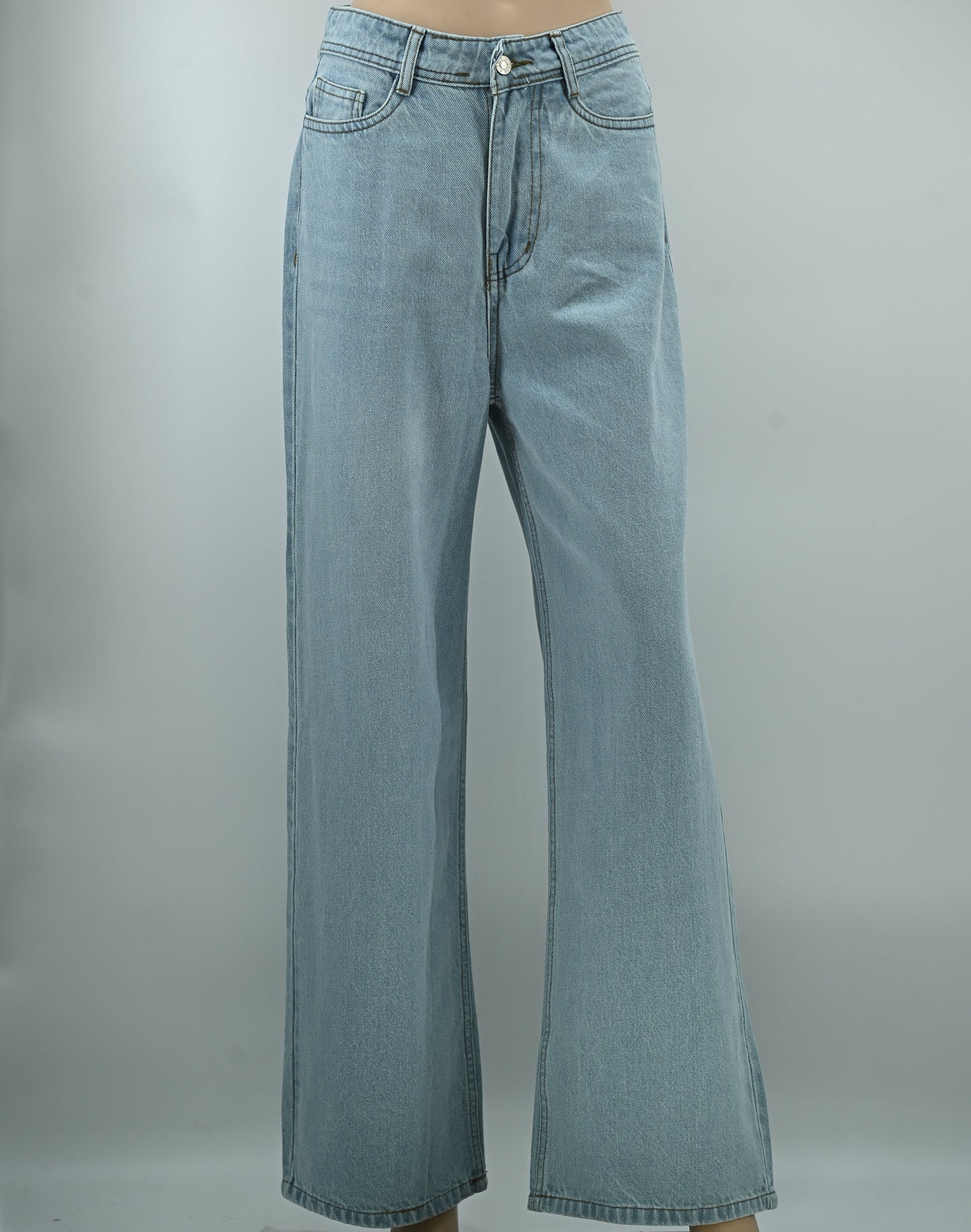 Women’s Light Blue Wide-Leg Jeans