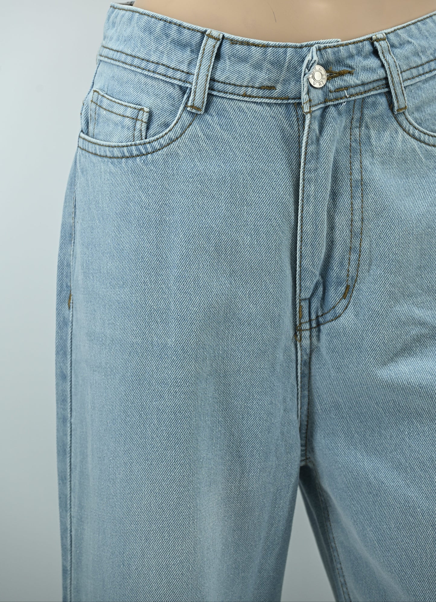 Women’s Light Blue Wide-Leg Jeans