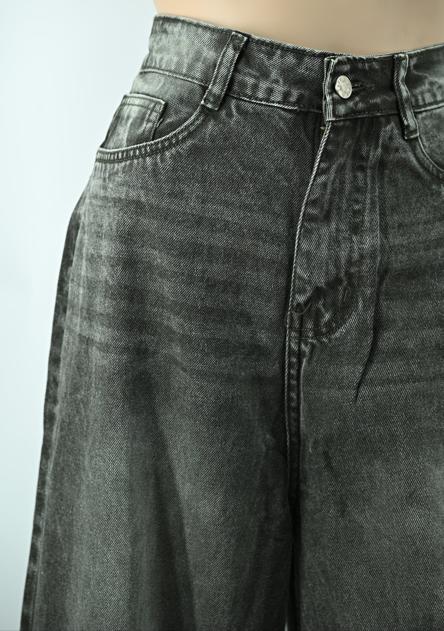 Women’s Charcoal Grey Wide-Leg Jeans