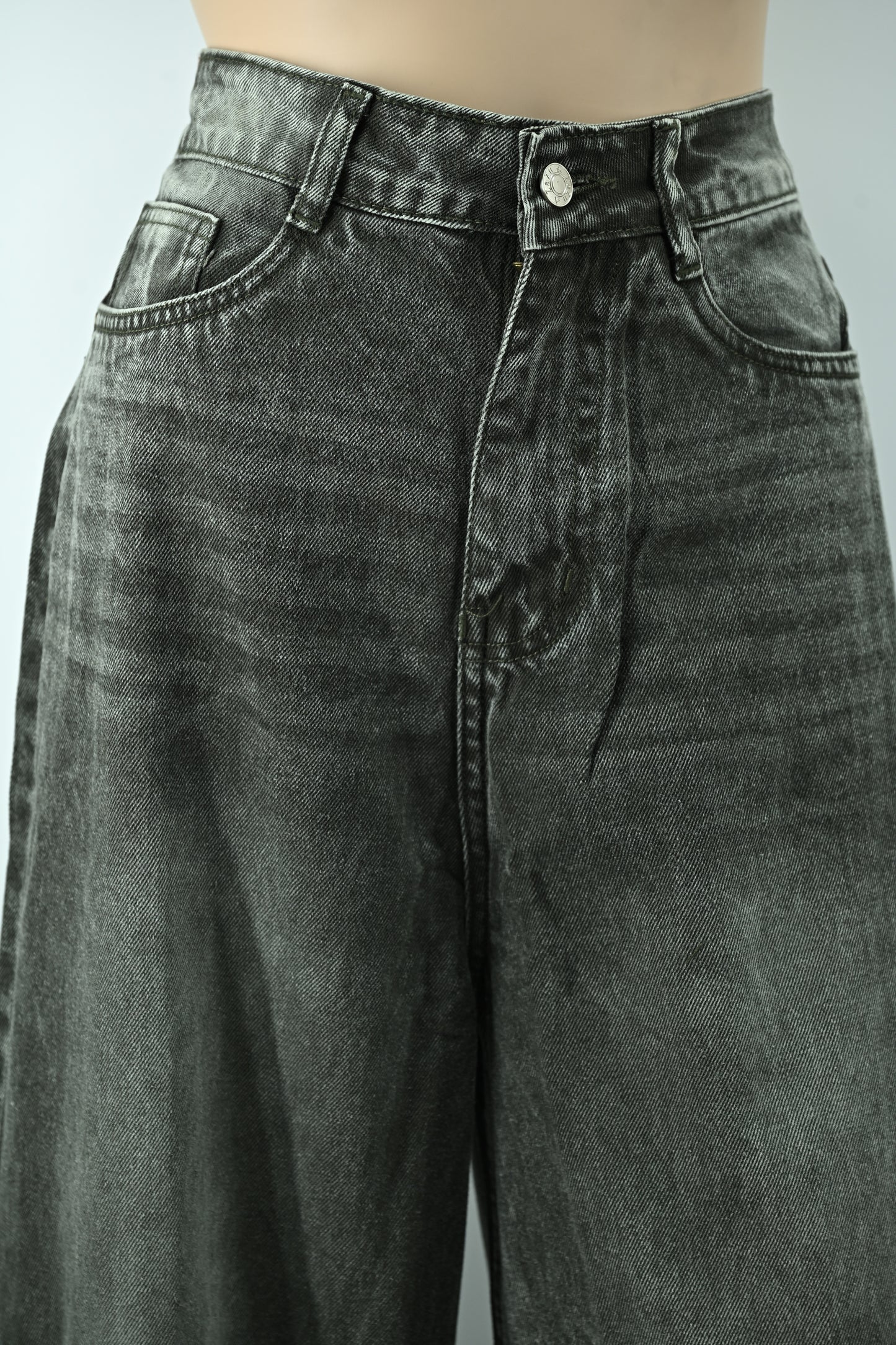 Women’s Charcoal Grey Wide-Leg Jeans