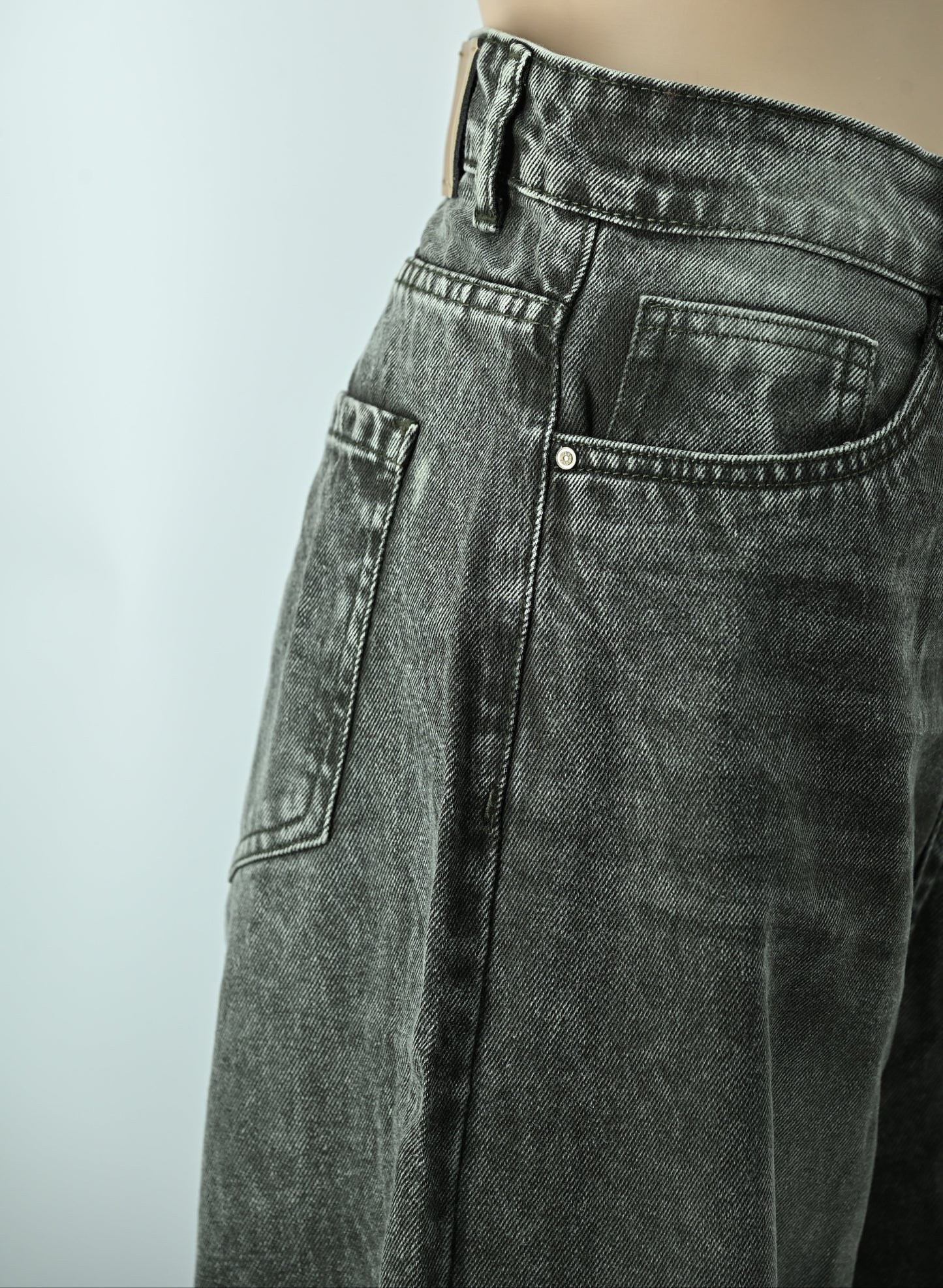 Women’s Charcoal Grey Wide-Leg Jeans