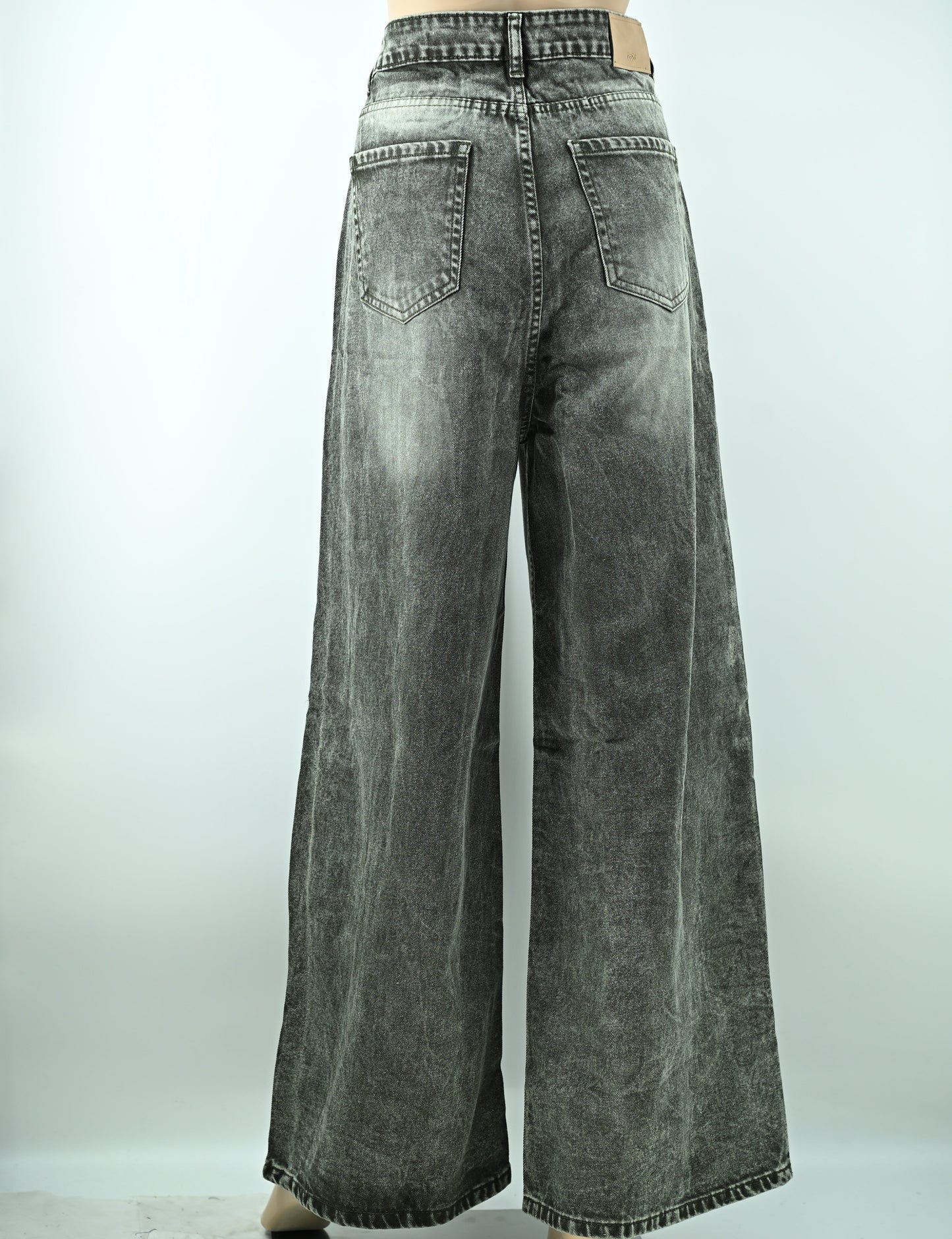 Women’s Charcoal Grey Wide-Leg Jeans
