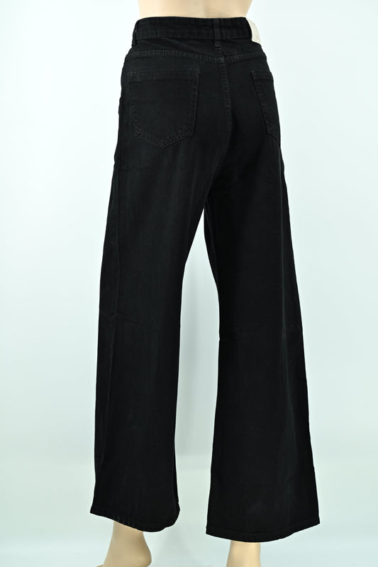 Women’s Classic Black Straight Fit Jeans