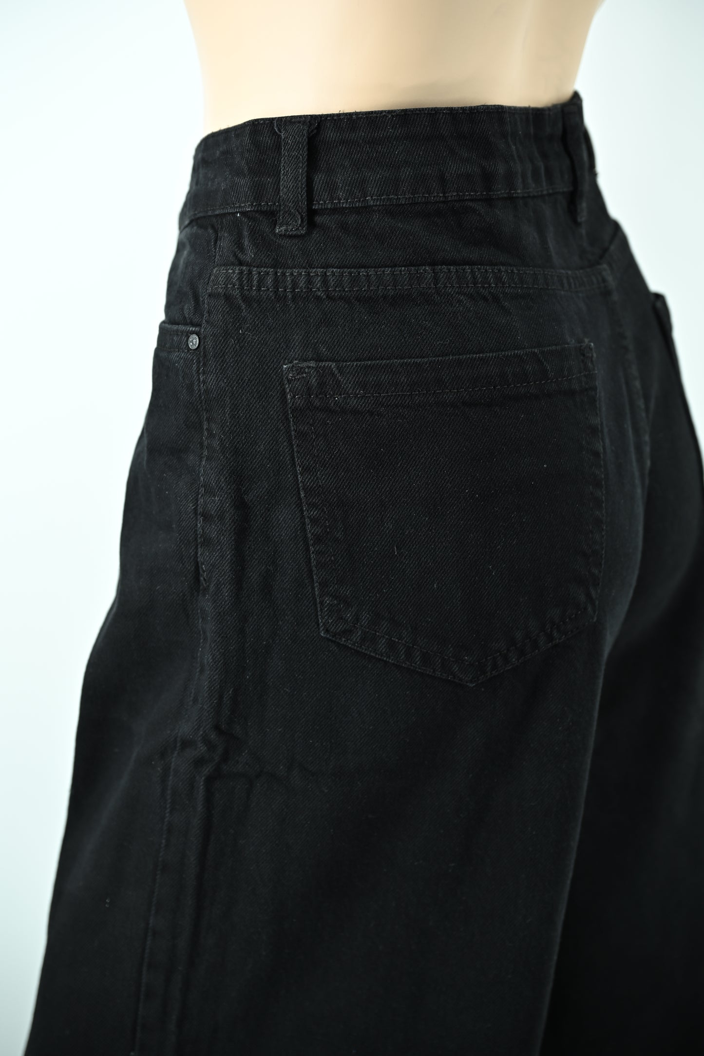 Women’s Classic Black Straight Fit Jeans