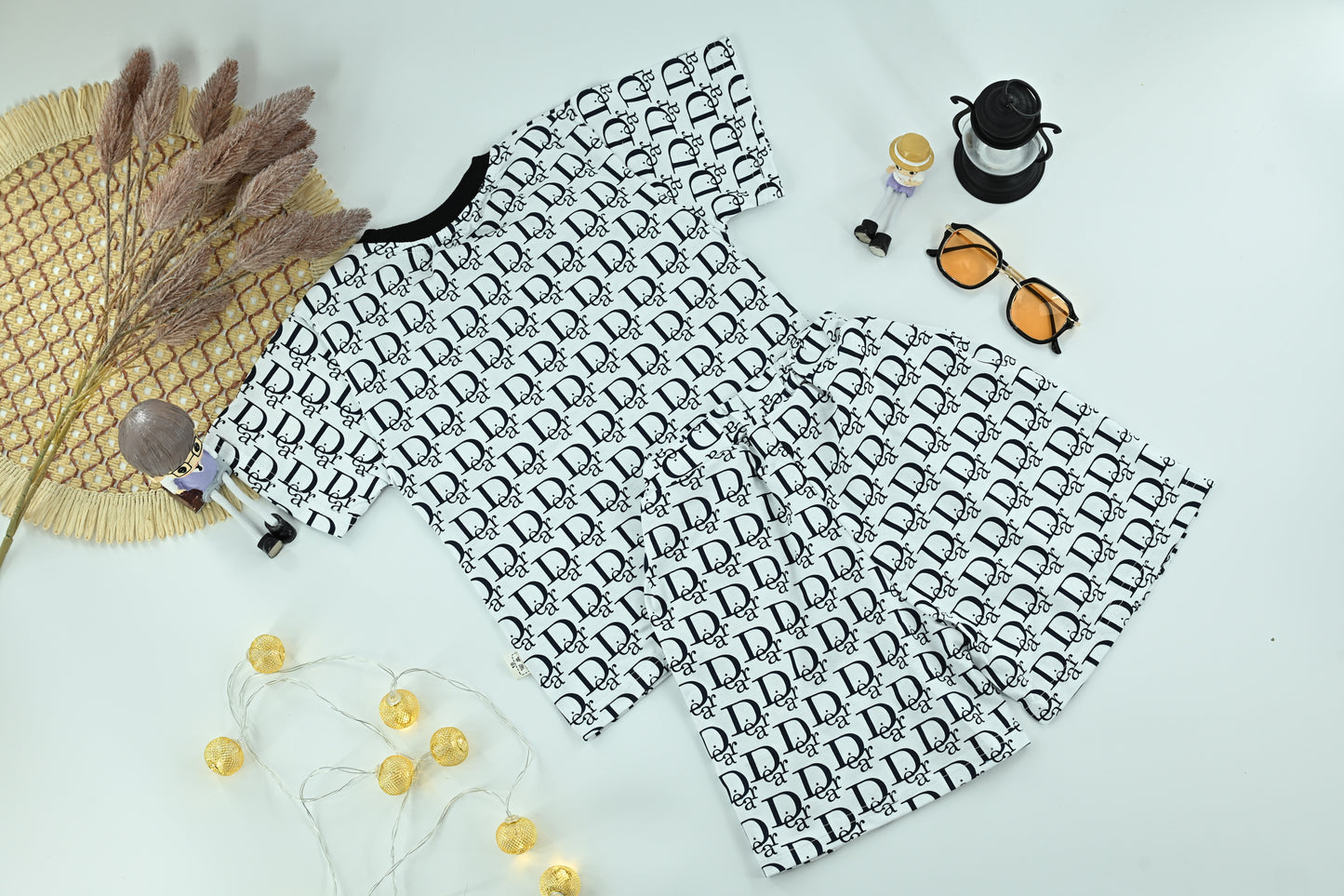 Boys Monogram Print T-Shirt &Shorts Set