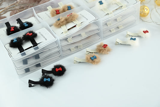 Winter Bow Furry Alligator Clips (2-Piece)